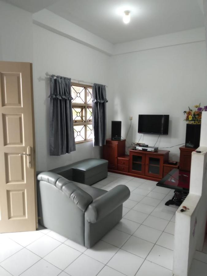 Villa Bukit Indah Berastagi Exterior foto